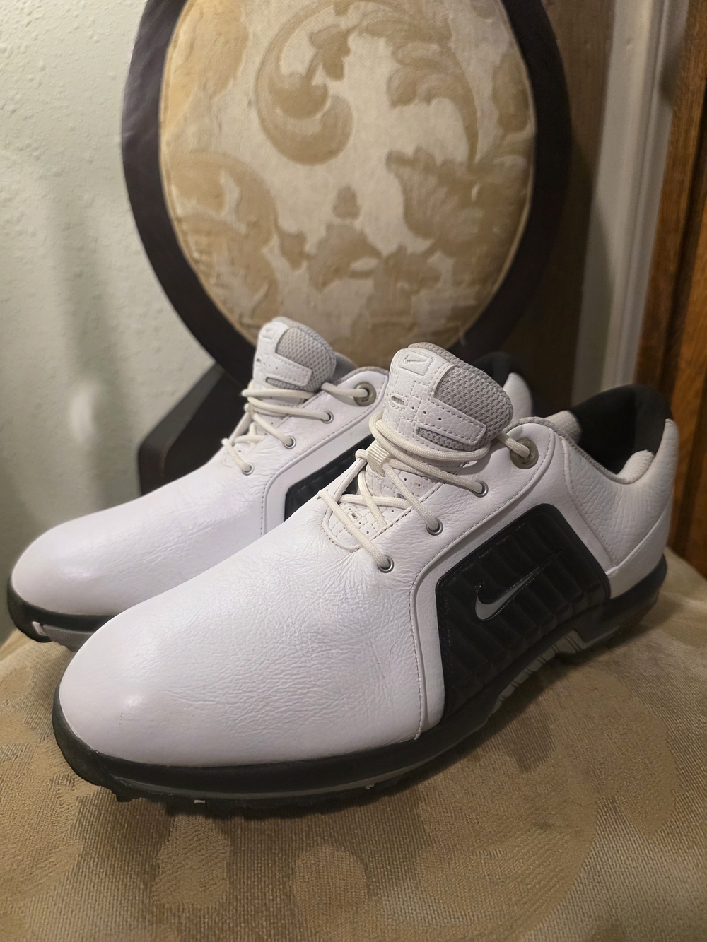 Nike Men’s White and Black Golf Shoes